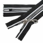 Műanyag cipzár #5 zárt 5KD-L fekete